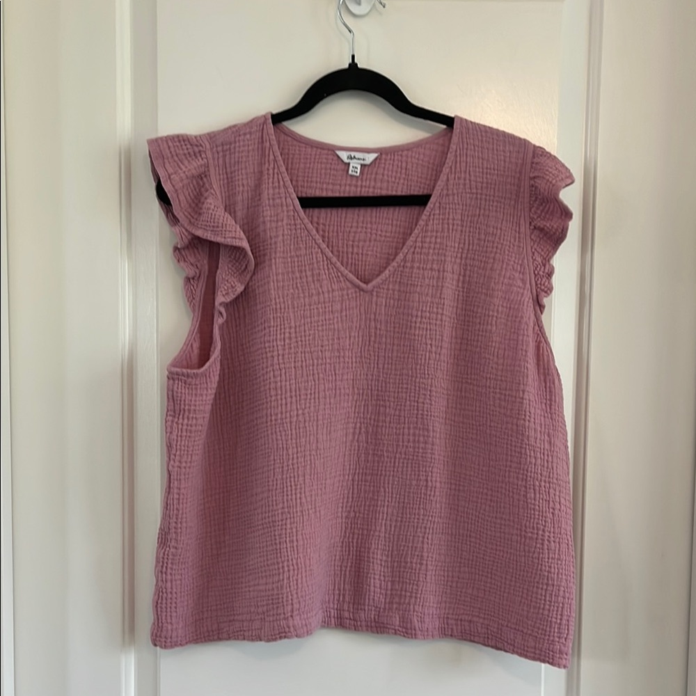 Reitman’s ruffled cap sleeve top size xxl